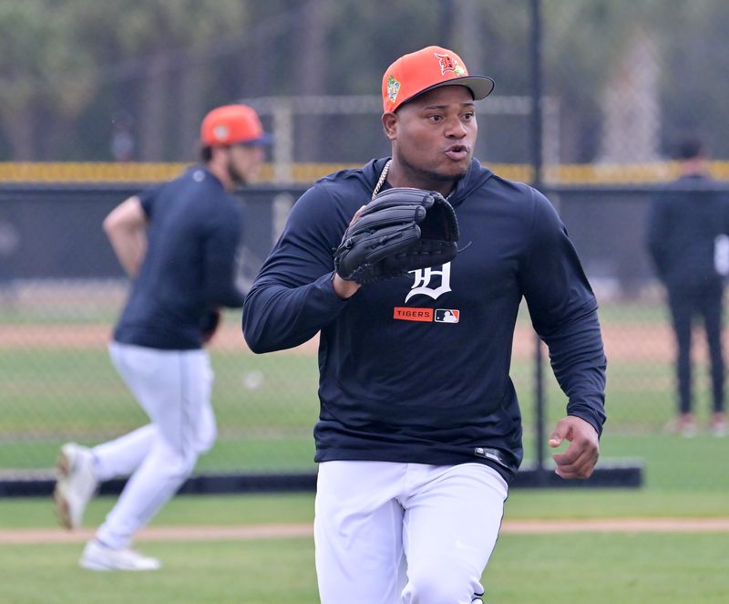 Tigers pitcher Framber Valdez runs to first to cover during pitchers infield practice during the first pitchers and catchers workout at Tigers Spring Training in Lakeland, Fla. on Feb. 11, 2026.