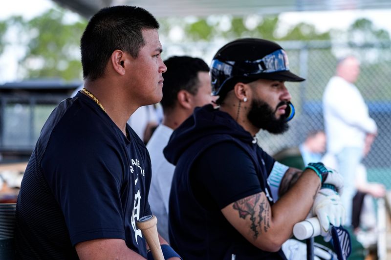Detroit Tigers infielder Hao-Yu Lee, left, and second baseman Gleyber Torres, watch live batting practice during spring training at TigerTown in Lakeland, Fla. on Saturday, Feb. 14, 2026.