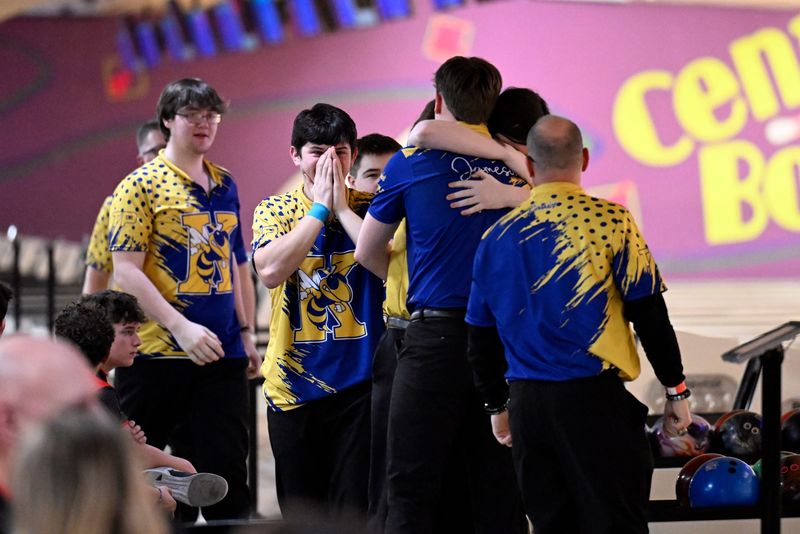 The Flint Kearsley boys bowling team defeats New Boston Huron for the MHSAA Division 2 championship.