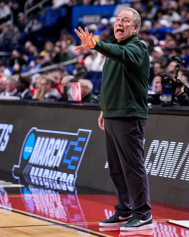 Michigan State head coach Tom Izzo reacts to a play against Louisville during the second half of NCAA Tournament Second Round at KeyBank Center in Buffalo on Saturday, March 21, 2026.