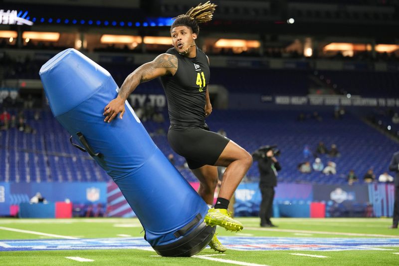 Feb 26, 2026; Indianapolis, IN, USA; Texas A&M defensive lineman Cashius Howell (DL41) during the NFL Scouting Combine at Lucas Oil Stadium. Mandatory Credit: Kirby Lee-Imagn Images