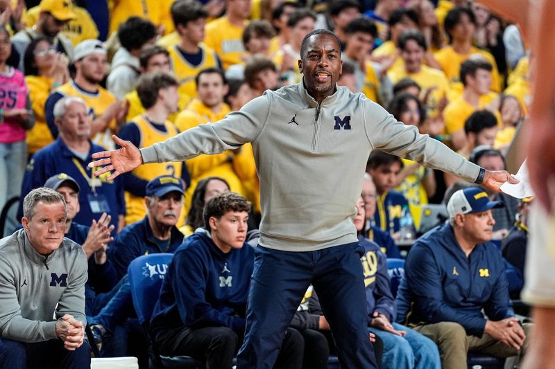 Michigan assistant coach Mike Boynton Jr. reacts to a play against Oakland during the second half at Crisler Center in Ann Arbor on Monday, November 3, 2025.