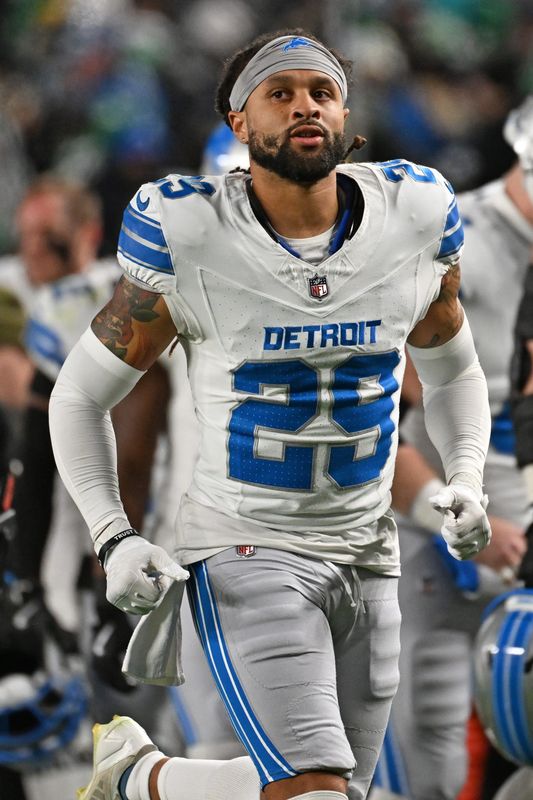 Detroit Lions cornerback Avonte Maddox runs off the field at halftime against the Philadelphia Eagles at Lincoln Financial Field, Nov. 16, 2025.