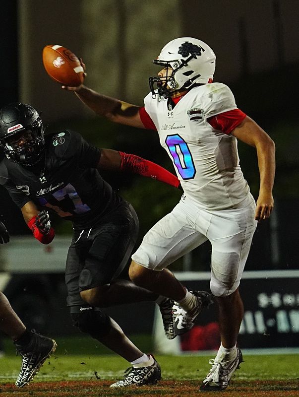 Team Pearls' Kamden Lopati (0) throws the ball during the Under Armour All-America Game Saturday, Jan. 3, 2026 at Spec Martin Stadium in DeLand.