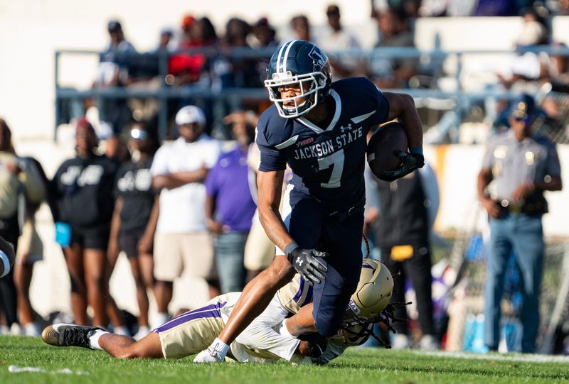 Jackson State's wide receiver Jameel Gardner, Jr., (7) runs the ball during the game against Alcorn State in Jackson, Miss., on Saturday, Nov. 22, 2025.