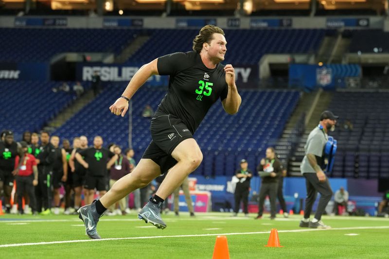 Mar 1, 2026; Indianapolis, IN, USA; Clemson offensive lineman Blake Miller (OL35) during the NFL Scouting Combine at Lucas Oil Stadium. Mandatory Credit: Kirby Lee-Imagn Images