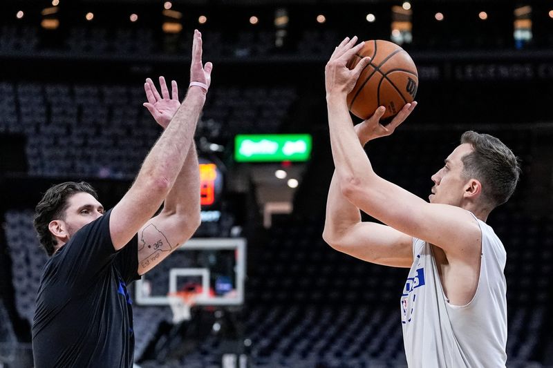 Detroit Pistons forward Duncan Robinson (55) warms up ahead of Game 4 of second round of NBA playoffs at Rocket Arena in Cleveland on Monday, May 11, 2026.