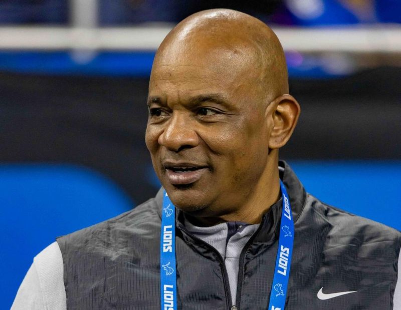 Lions assistant general manager Ray Agnew on the sidelines before the game against the Vikings at Ford Field.