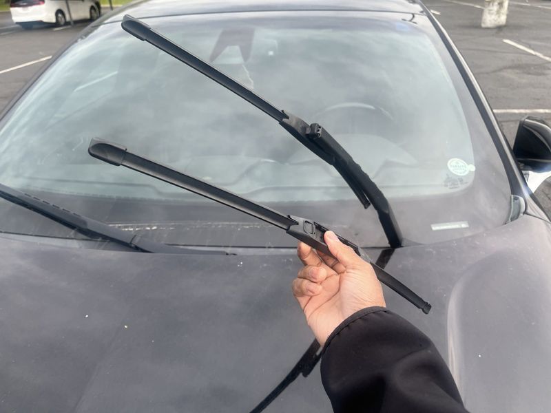 2017 Lincoln MKZ Windshield Wiper Replacement