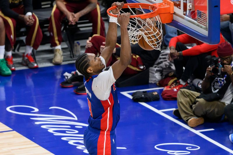 Detroit guard Ausar Thompson dunks the ball during the second quarter.