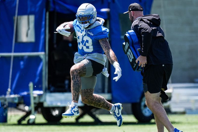 Detroit Lions tight end Tyler Conklin (83) practices a drill during OTAs at Meijer Performance Center in Allen Park on Friday, May 29, 2026.