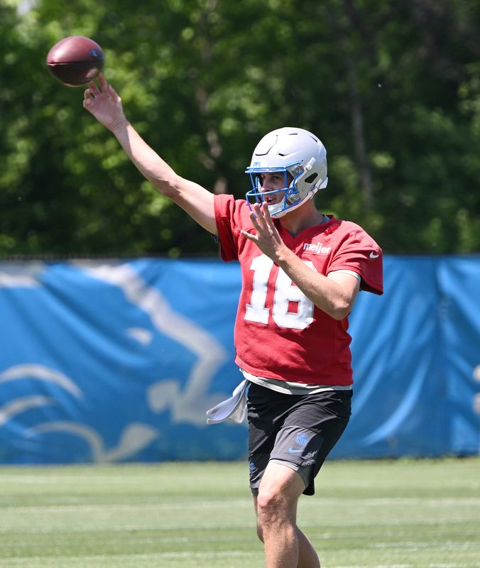 Detroit Lions quarterback Jared Goff (16) throws a pass during OTA practice on Friday, May 29, 2026, in Allen Park, MI.