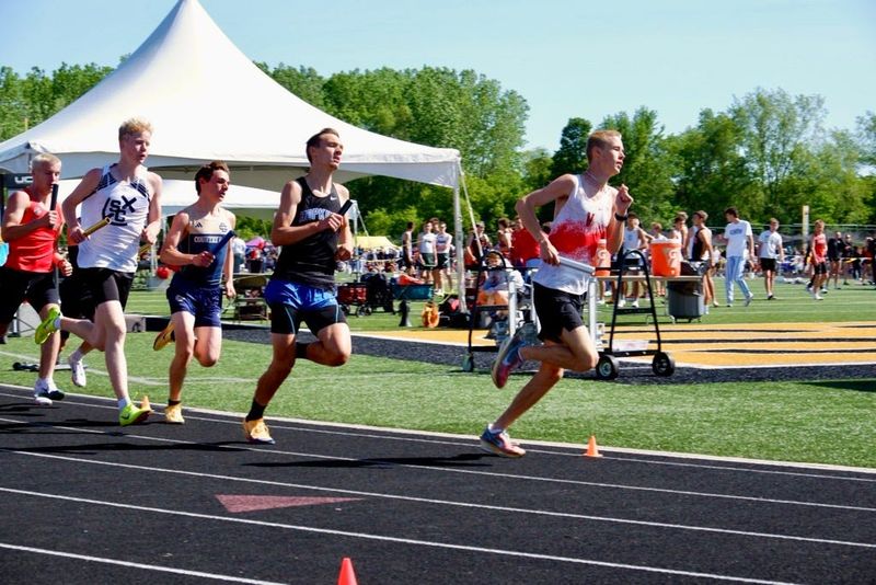 The competitors race in the 4x800 reay.