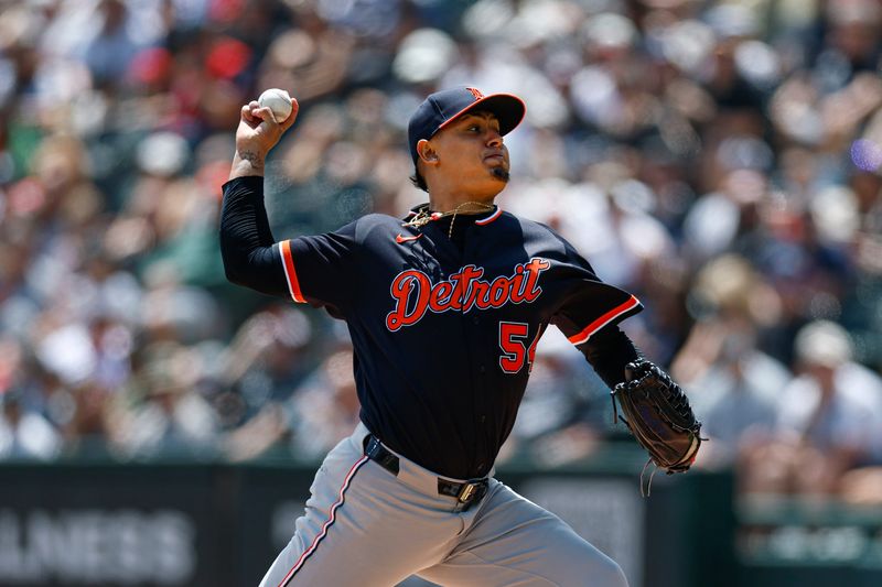 Detroit Tigers starting pitcher Keider Montero (54) delivers a pitch against the Chicago White Sox during the first inning at Rate Field in Chicago on Sunday, May 31, 2026.