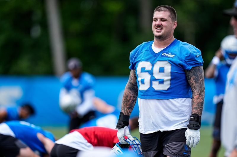 Detroit Lions guard Tate Ratledge (69) practices during mini camp at Meijer Performance Center in Allen Park on Tuesday, June 16, 2026.