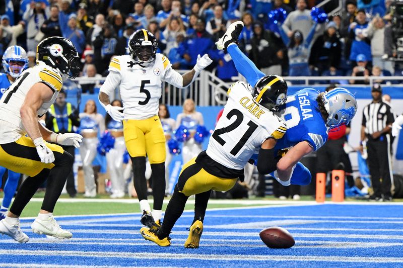 Chuck Clark (21) defended against this incomplete pass to Lions reciever Isaac TeSlaa when he played last season for the Pittburgh Steelers, but now is a teammate in Detroit.