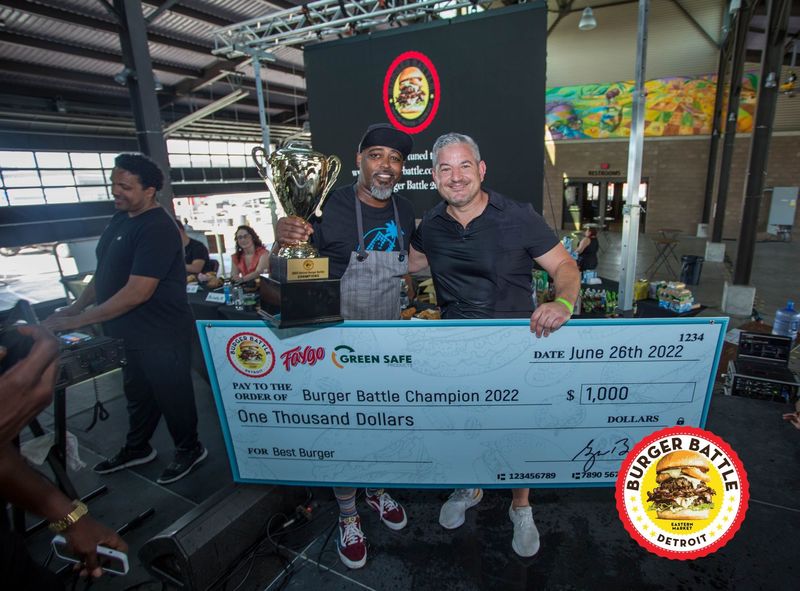 Scott Rutterbush (R) with the late Max Hardy, winner of the 2022 Detroit Burger Battle.