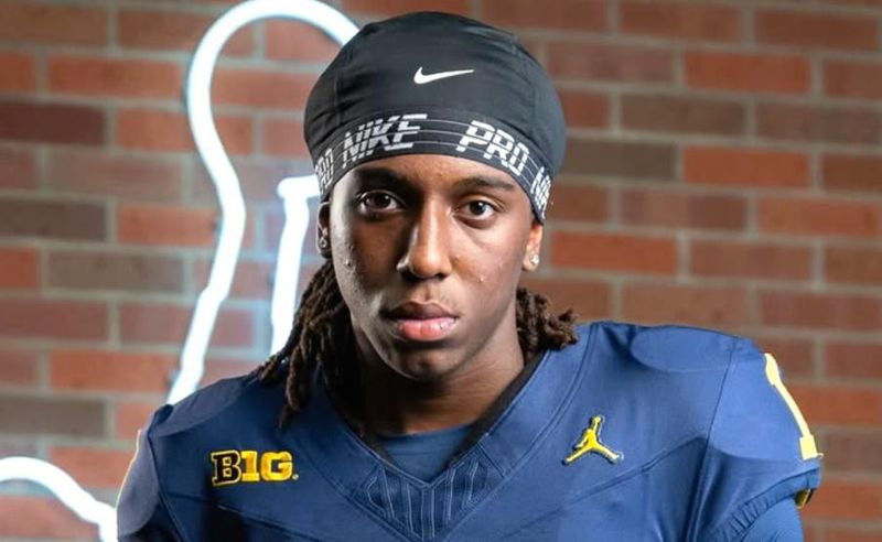 Frederrick Ford, a 6-foot-4, 203-pound linebacker from Greenwood (Miss.) High, announced his commitment to Michigan on the CBS College Football YouTube channel Thursday.