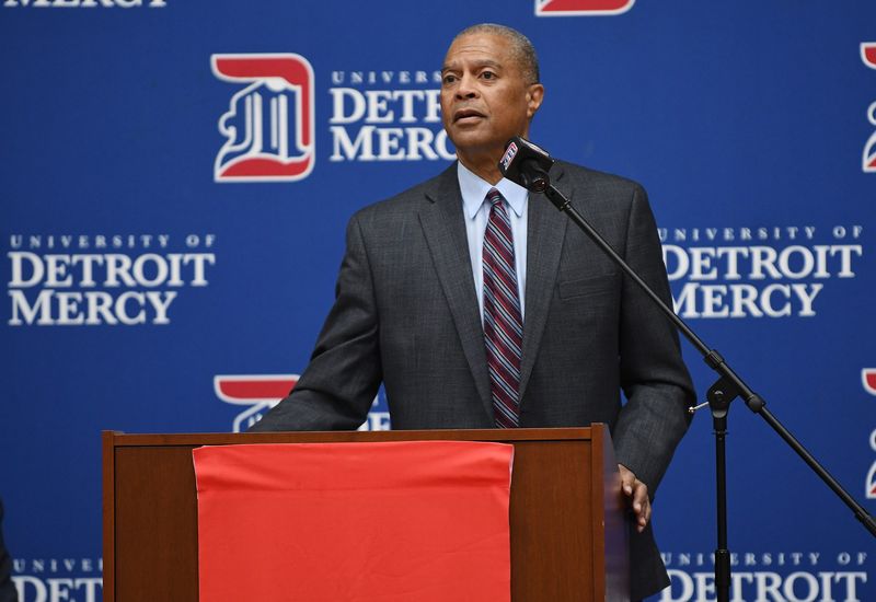 Top donors of Detroit Mercy athletics have taken and passed a vote of no confidence in the athletic department's leadership, including athletic director Robert Vowels, weeks after the men's basketball program again ran afoul with the NCAA over academic problems.