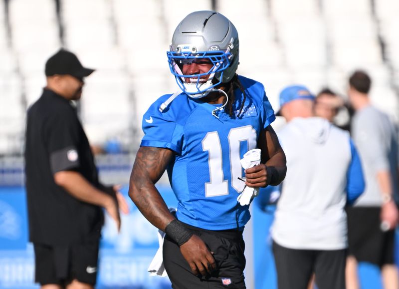 Running back Isiah Pacheco was among the notable Lions who didn't participate in Sunday's training camp practice.