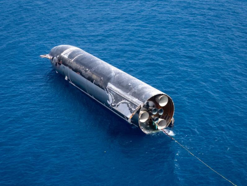 International Wildlife Photographer Chris Bray was on Christmas Island when SpaceX's Starship (Ship 40) came near shore on Aug. 18. He captured this image of the massive spacecraft in the water.