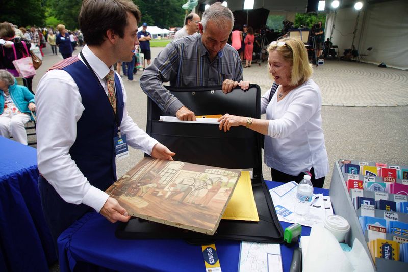 The Antique Roadshow made a stop at Winterthur Museum to film a show for Season 24 on Tuesday morning. Over 3000 ticket holders were able to bring two items for top appraisers to assess then learn the potential history and value of the items. Guest that had possible treasures with a value got a chance for make-up, lights and a spot on the show.