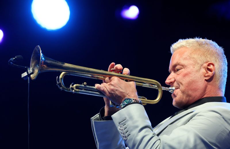 Chris Botti takes the stage as the first headliner at the CGI Rochester International Jazz Festival .