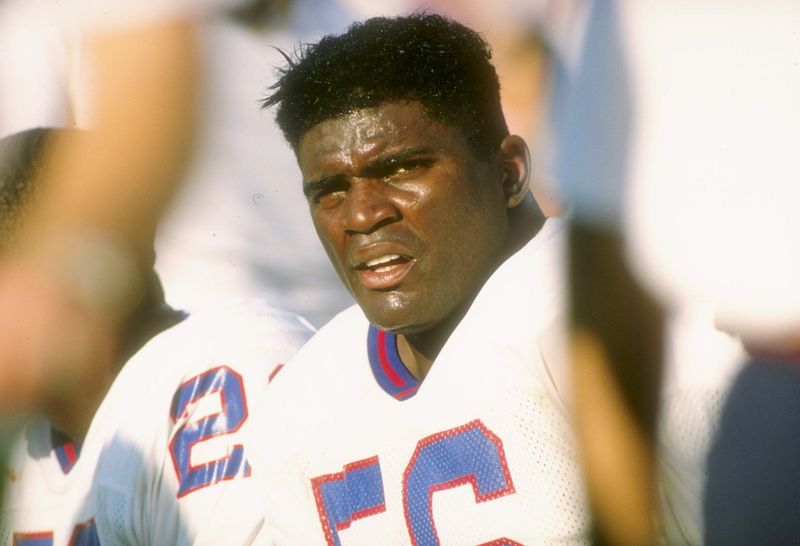 12 Nov 1989: Linebacker Lawrence Taylor of the New York Giants looks on during a game against the Los Angeles Rams at Anaheim Stadium in Anaheim, California. The Rams won the game, 31-10. Mandatory Credit: Mike Powell /Allsport