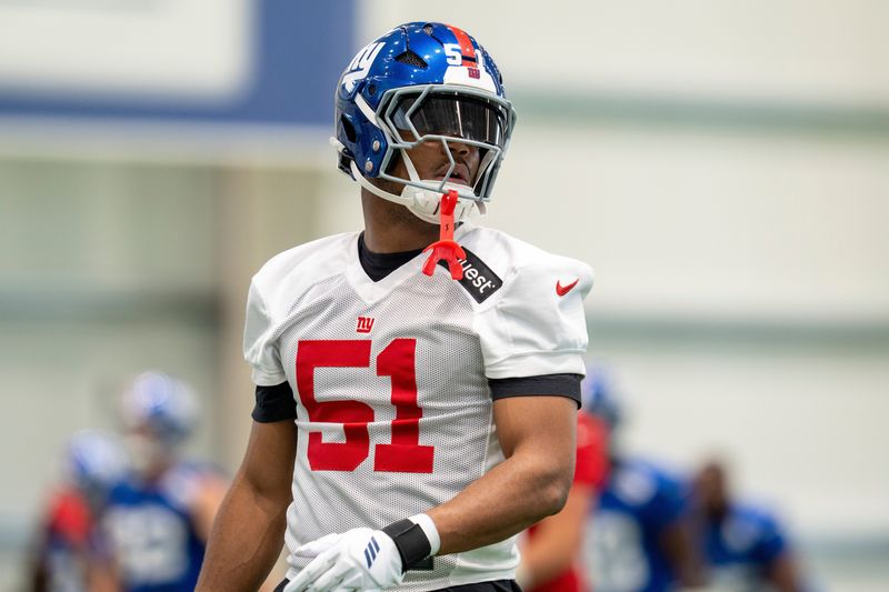 New York Giants linebacker Abdul Carter (51) warms up during Mandatory Minicamp at Quest Diagnostics Giants Training Center in East Rutherford on Tuesday, June 17, 2025.