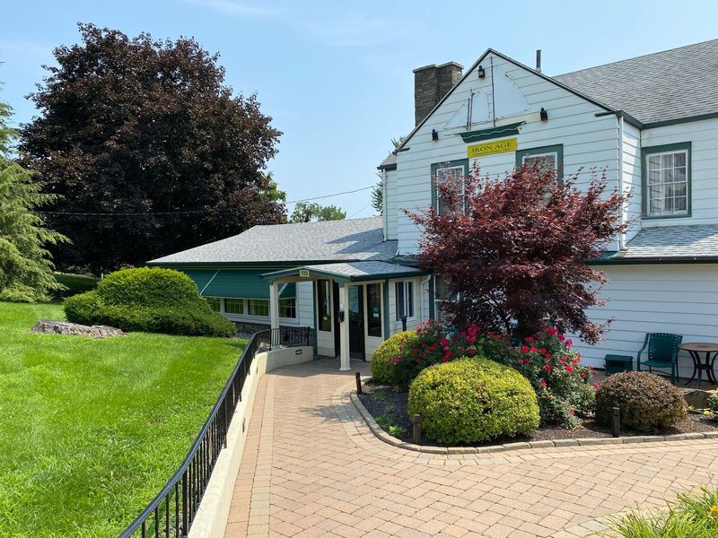 This photo shows the Ship Lantern Inn in Milton, NY, in 2021.