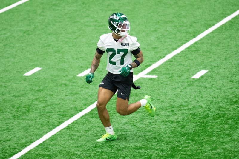 May 9, 2025; Florham Park, NJ, USA; New York Jets rookie safety Malachi Moore (27) participates in a drill during the minicamp at Atlantic Health Jets Training Center. Mandatory Credit: Thomas Salus-Imagn Images