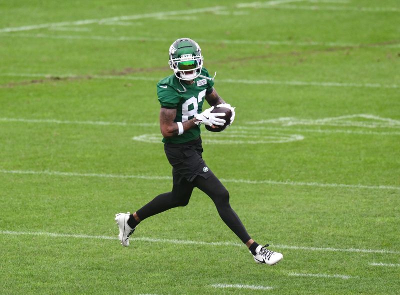 Jun 10, 2025; East Rutherford, NJ, USA; New York Jets wide receiver Josh Reynolds (83) participates in a drill during minicamp at Atlantic Health Jets Training Center. Mandatory Credit: John Jones-Imagn Images