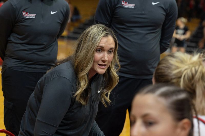 Erin Doughty heads into her third season as head coach for Marist University women's basketball in 2025-26.