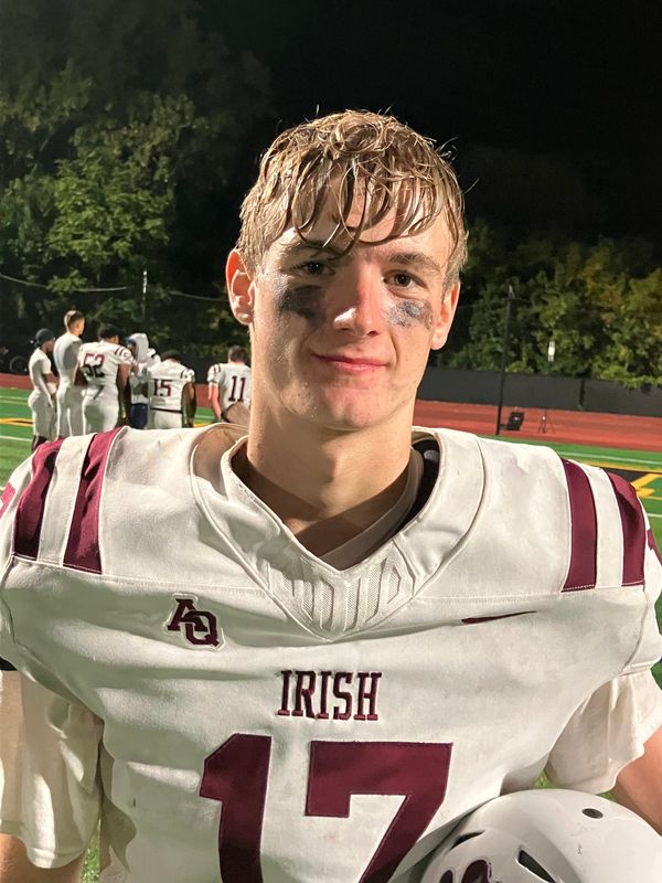 Aquinas linebacker Brody Lennox