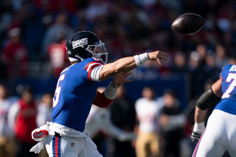 New York Giants quarterback Jaxson Dart (6) throws a pass during a week 9 game between New York Giants and San Francisco 49ers at MetLife Stadium on Sunday, Nov. 2, 2025.