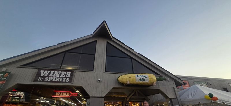 Stew Leonard's is selling hot buttered lobster rolls on the weekend at its Yonkers store.