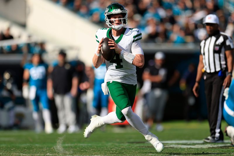 New York Jets quarterback Brady Cook (4) looks to pass during the second quarter of an NFL football matchup at EverBank Stadium, Sunday, Dec. 14, 2025, in Jacksonville, Fla. [Corey Perrine/Florida Times-Union]