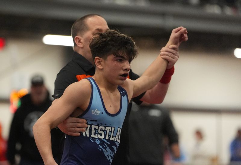 Marcarlo Mannello, BBHVW, wrestles Santino Pascarella from Half Hollow Hills East in the 103-pound final at the 2026 Eastern States Classic Wrestling Tournament at the Impact Athletic Center in Clifton Park on Saturday, January 10, 2026.