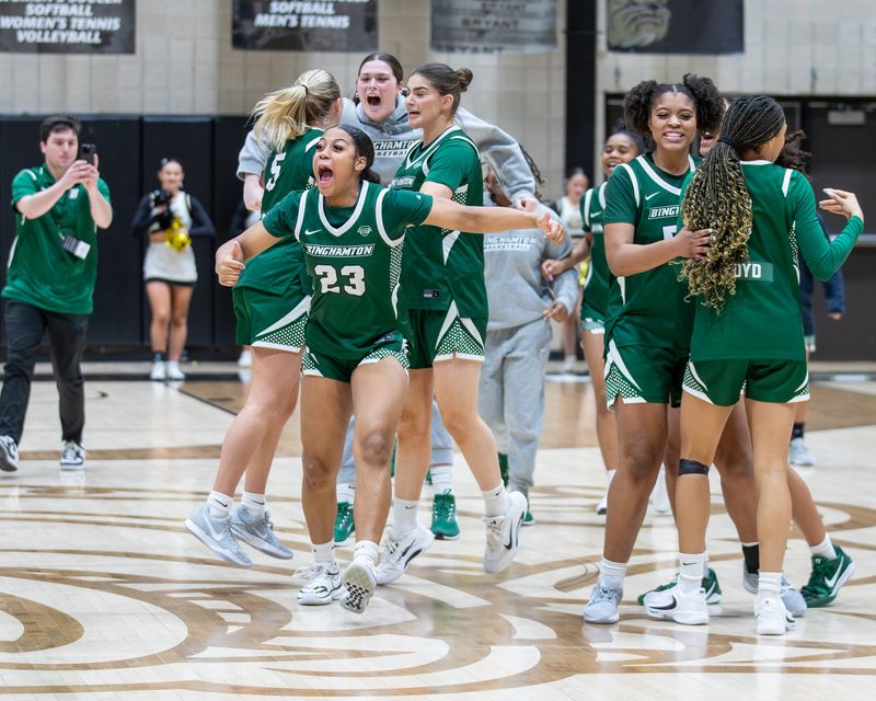 Binghamton women's basketball team celebrates beating Binghamton on Jan. 29, 2026.