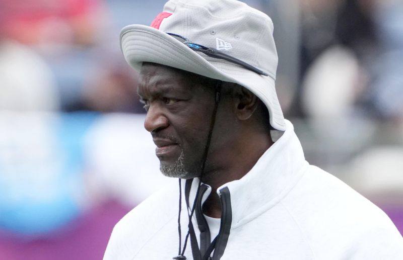 Feb 1, 2025; Orlando, FL, USA; Tennessee Titans linebackers coach Frank Bush during AFC Practice for the Pro Bowl Games at Camping World Stadium. Mandatory Credit: Kirby Lee-Imagn Images