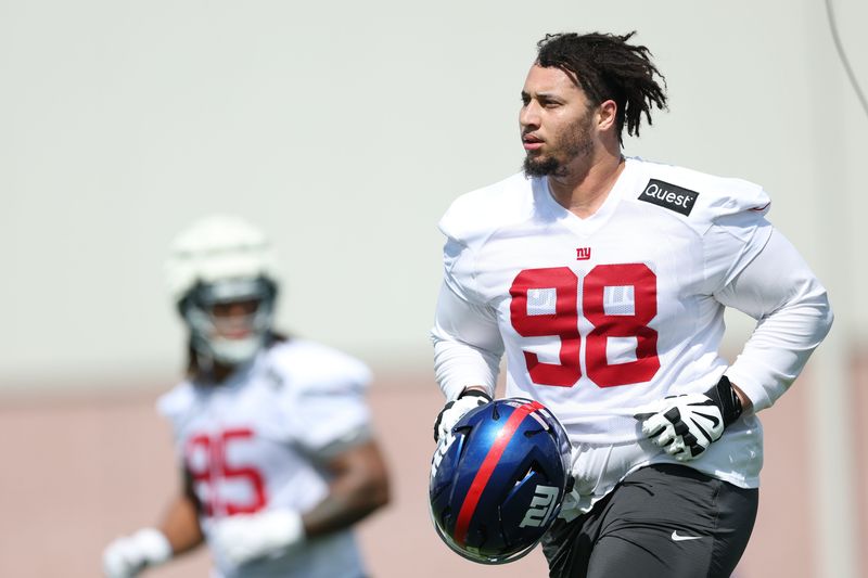 Jul 23, 2025; East Rutherford, NJ, USA; New York Giants defensive tackle D.J. Davidson (98) on the field during training camp at Quest Diagnostics Training Center. Mandatory Credit: Vincent Carchietta-Imagn Images