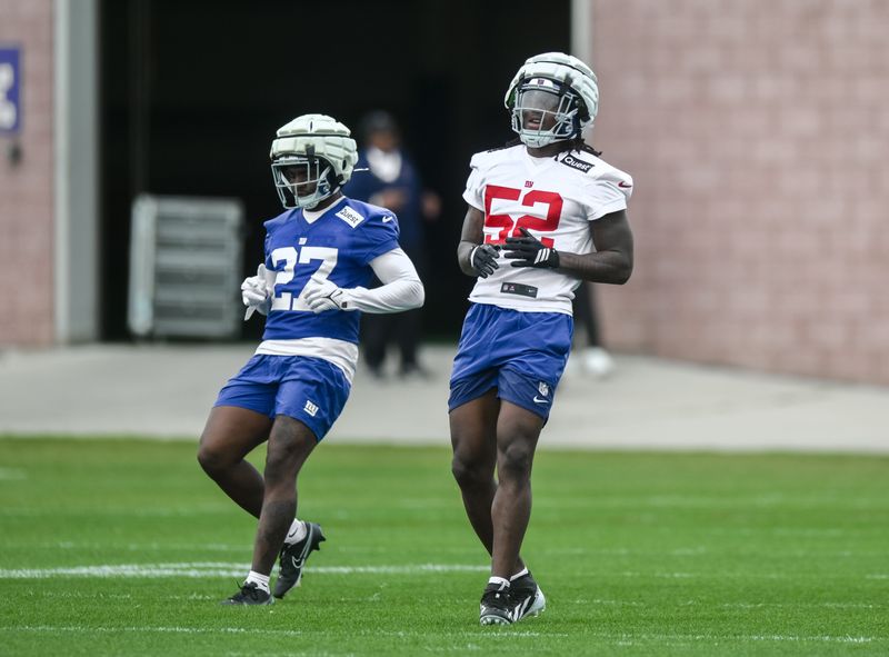 May 9, 2026; East Rutherford, NJ, USA; New York Giants linebacker Arvell Reese (52) participates in a drill during rookie minicamp at Quest Diagnostics Training Center. Mandatory Credit: John Jones-Imagn Images