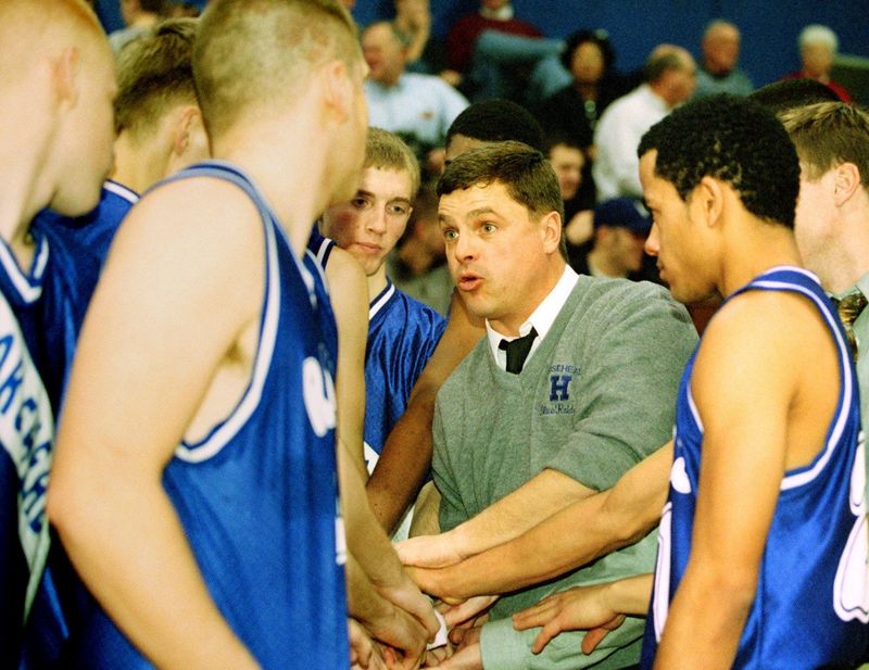 Steve Monks coached the Horseheads boys basketball team to a Section 4 title and regional win during the 1999-2000 season.
 File photo
Steve Monks coached the Horseheads boys basketball team to a Section 4 title and regional win during the 1999-2000 season.