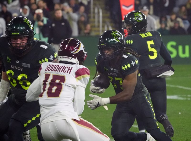 Louisville Kings' Ian Wheeler tries to make it 1-yard to score a touchdown against Birmingham Stallions in a United Football League game at Lynn Family Stadium. March 27, 2026