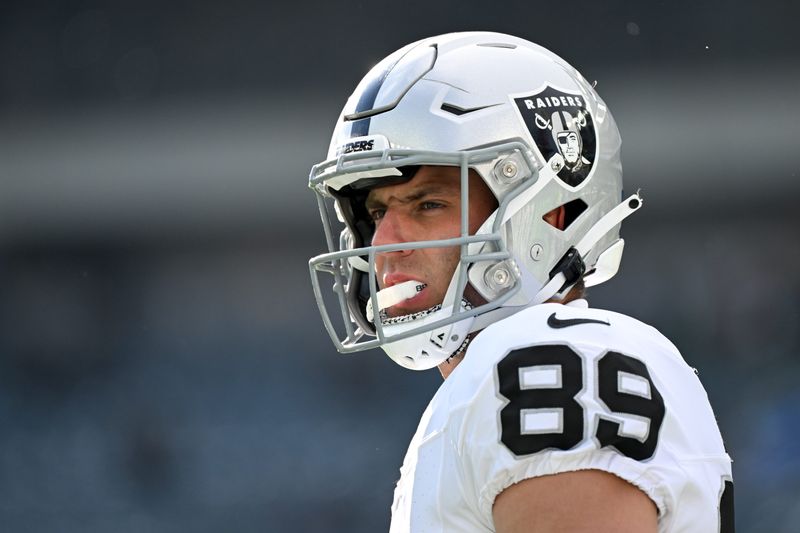Dec 14, 2025; Philadelphia, Pennsylvania, USA; Las Vegas Raiders tight end Brock Bowers (89) looks on before the game against the Philadelphia Eagles at Lincoln Financial Field. Mandatory Credit: Eric Hartline-Imagn Images