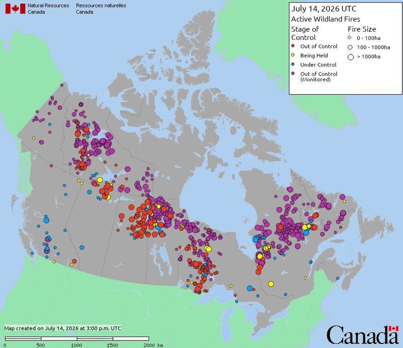 Map of wildfires in Canada. Red dots indicate wildfires that are out of control.