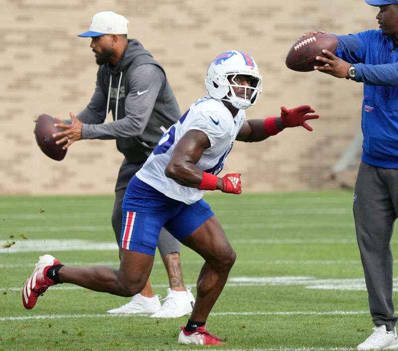 Defensive back Jalon Kilgore working through a drill at a recent training camo practice.