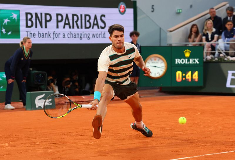 Tennis - French Open - Roland Garros, Paris, France - June 3, 2025 Spain's Carlos Alcaraz in action during his quarter final match against Tommy Paul of the U.S. REUTERS/Denis Balibouse
