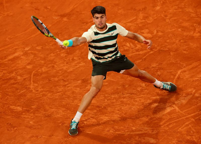 Tennis - French Open - Roland Garros, Paris, France - June 3, 2025 Spain's Carlos Alcaraz in action during his quarter final match against Tommy Paul of the U.S. REUTERS/Denis Balibouse
