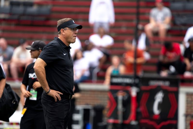 Cincinnati Bearcats head coach Scott Satterfield grabbed his first commit in the class of 2027 Monday, in Northwest High School rising junior Hezikiah Kelley.